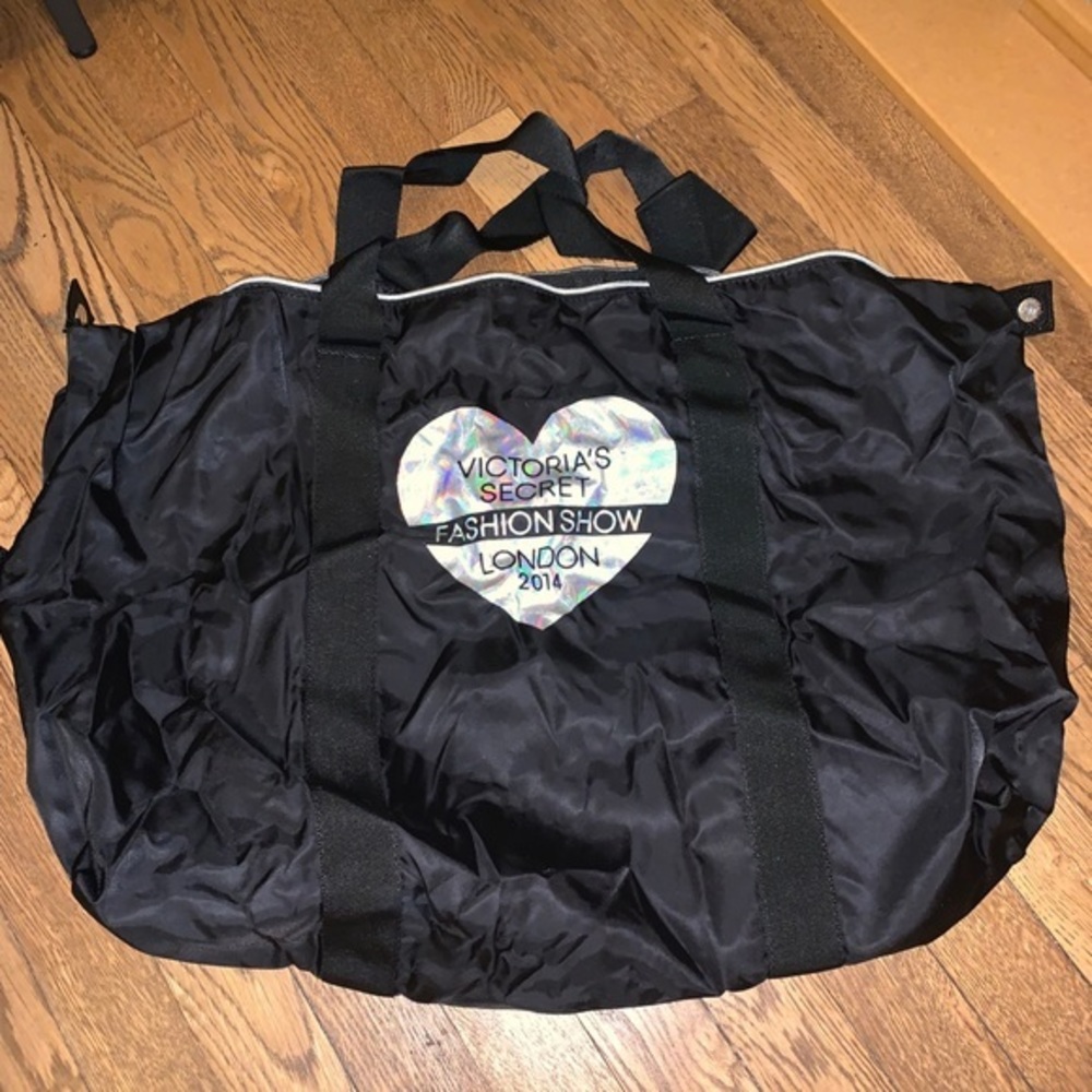 Black VS weekender/ duffle